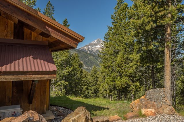 121 Old Toby Road, Big Sky, MT 59716