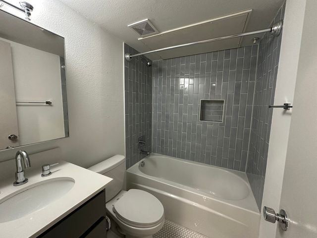 4526 Munger Avenue 206, Dallas, TX 75204