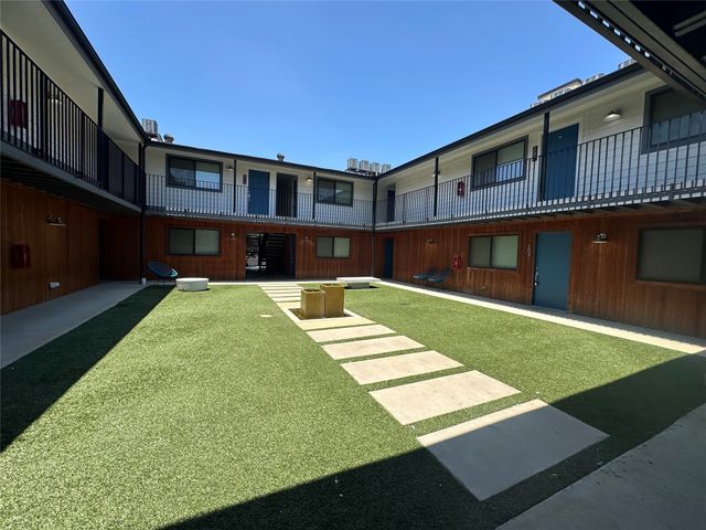 4526 Munger Avenue 206, Dallas, TX 75204