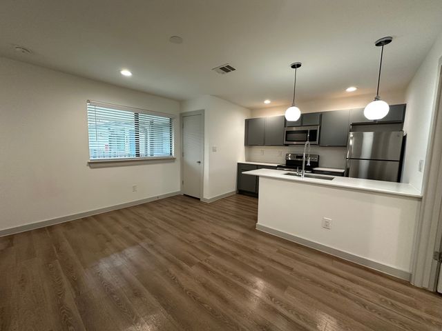 4526 Munger Avenue 206, Dallas, TX 75204