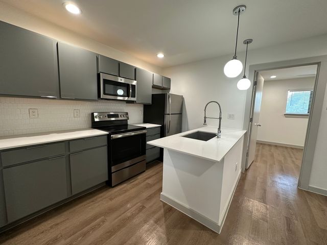 4526 Munger Avenue 206, Dallas, TX 75204