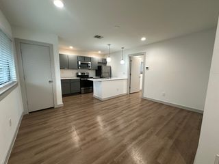 4526 Munger Avenue 206, Dallas, TX 75204
