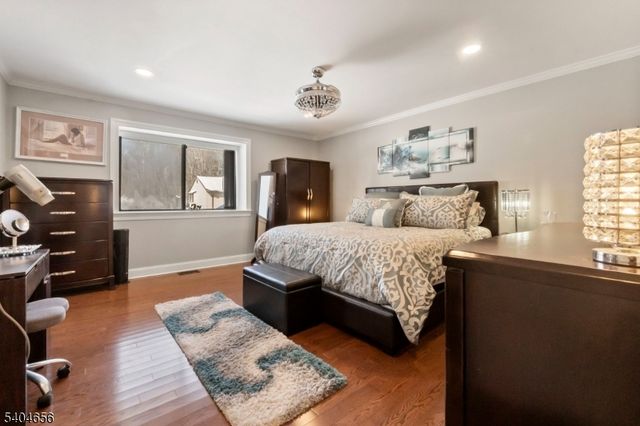 5 Bluebird Ct, Hampton Twp., NJ 07860