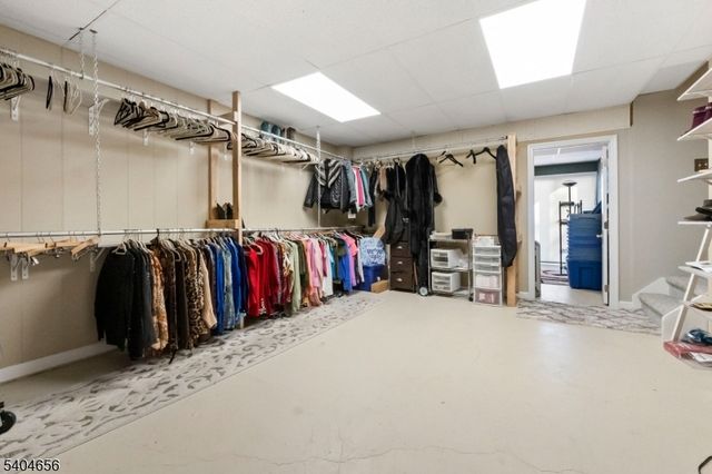 5 Bluebird Ct, Hampton Twp., NJ 07860