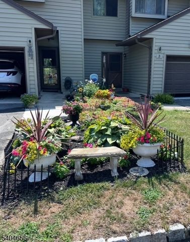 5 Bluebird Ct, Hampton Twp., NJ 07860