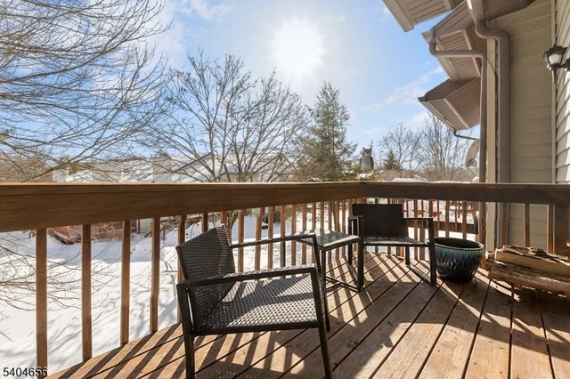 5 Bluebird Ct, Hampton Twp., NJ 07860