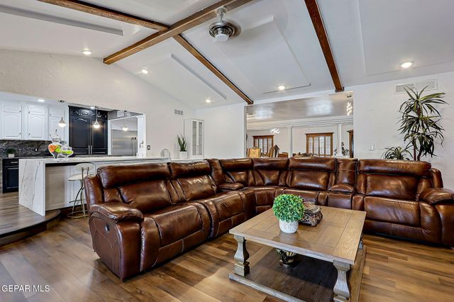 11179 Leo Collins Drive, El Paso, TX 79936