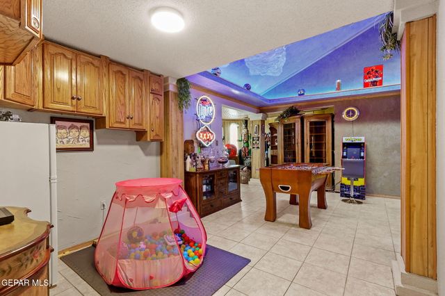 11179 Leo Collins Drive, El Paso, TX 79936