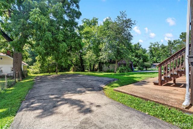 3405 Brown Road, St John, MO 63114