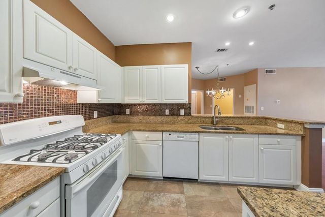 1002 Vinings Forest Lane SE 10, Smyrna, GA 30080