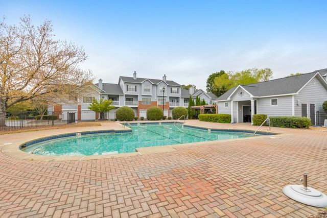 1002 Vinings Forest Lane SE 10, Smyrna, GA 30080