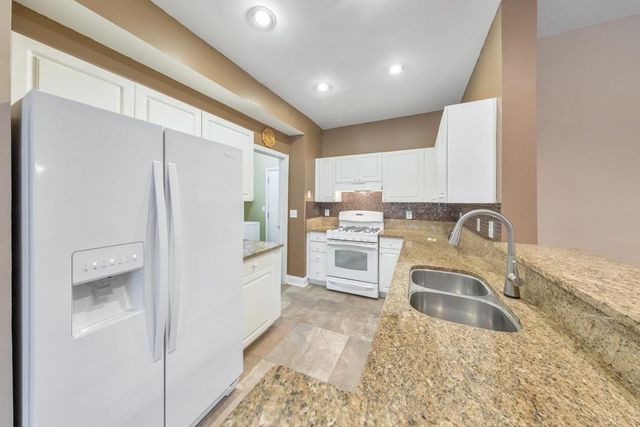 1002 Vinings Forest Lane SE 10, Smyrna, GA 30080