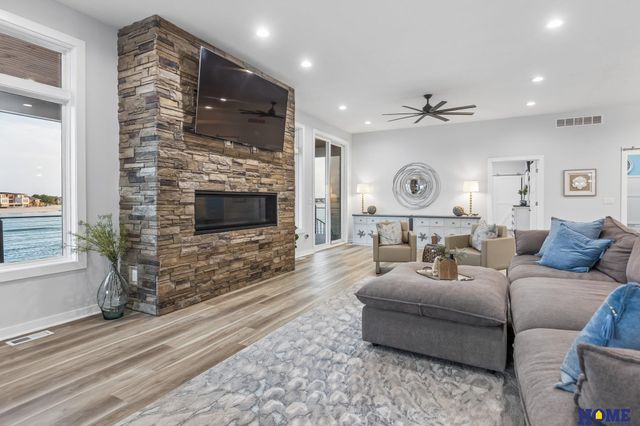 734 Cobblestone Pointe, Ashland, NE 68003