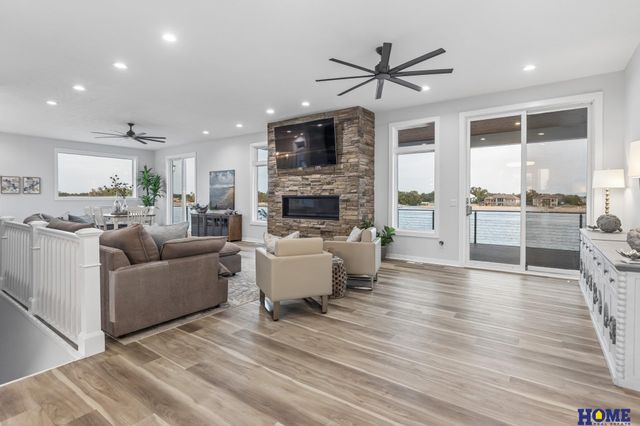 734 Cobblestone Pointe, Ashland, NE 68003
