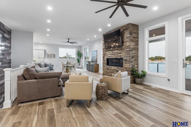 734 Cobblestone Pointe, Ashland, NE 68003