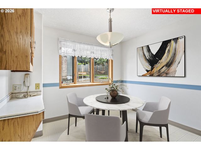 310 Ne GREENWAY Dr, Gresham, OR 97030
