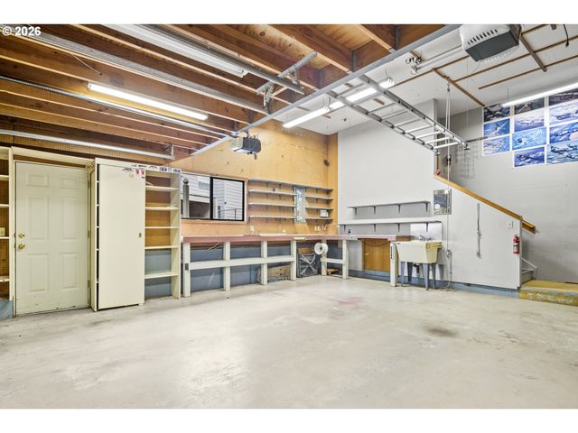 310 Ne GREENWAY Dr, Gresham, OR 97030