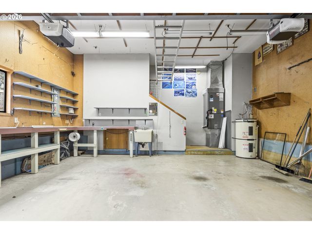 310 Ne GREENWAY Dr, Gresham, OR 97030
