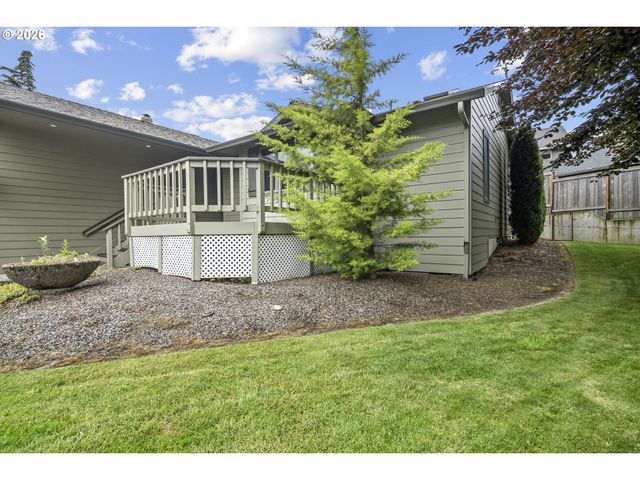 310 Ne GREENWAY Dr, Gresham, OR 97030