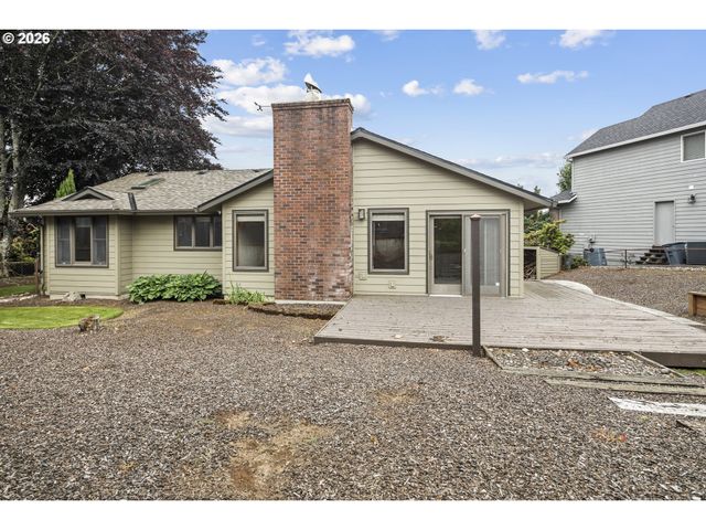 310 Ne GREENWAY Dr, Gresham, OR 97030
