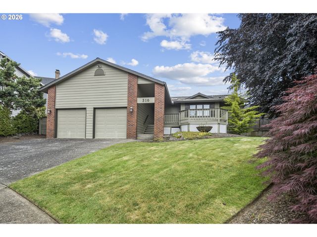 310 Ne GREENWAY Dr, Gresham, OR 97030