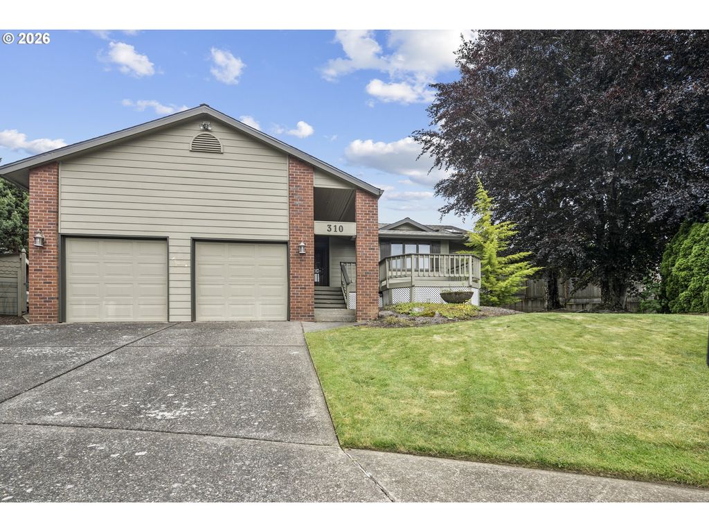 310 Ne GREENWAY Dr, Gresham, OR 97030