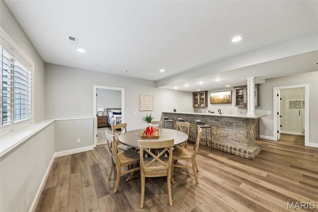 115 Ladue Pine Woods Place, St Louis, MO 63141