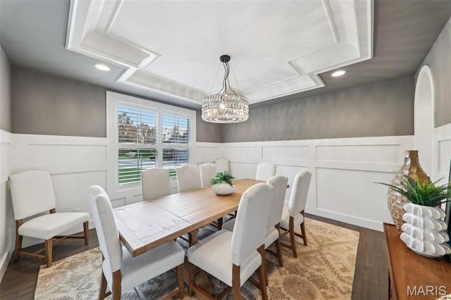 115 Ladue Pine Woods Place, St Louis, MO 63141