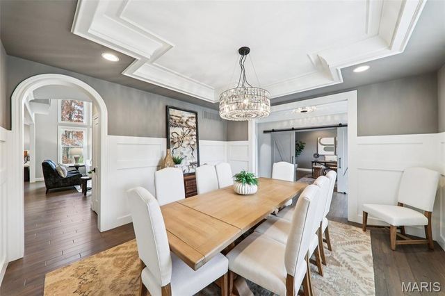 115 Ladue Pine Woods Place, St Louis, MO 63141