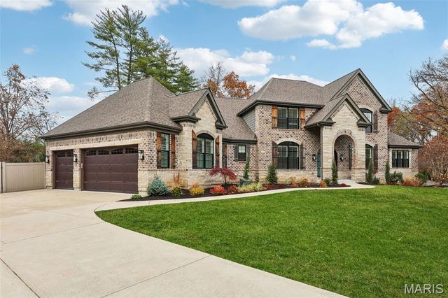 115 Ladue Pine Woods Place, St Louis, MO 63141