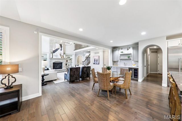 115 Ladue Pine Woods Place, St Louis, MO 63141