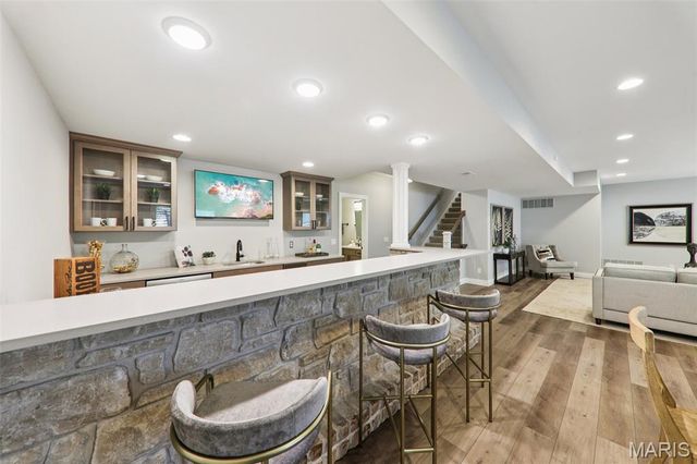 115 Ladue Pine Woods Place, St Louis, MO 63141