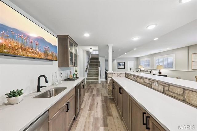 115 Ladue Pine Woods Place, St Louis, MO 63141