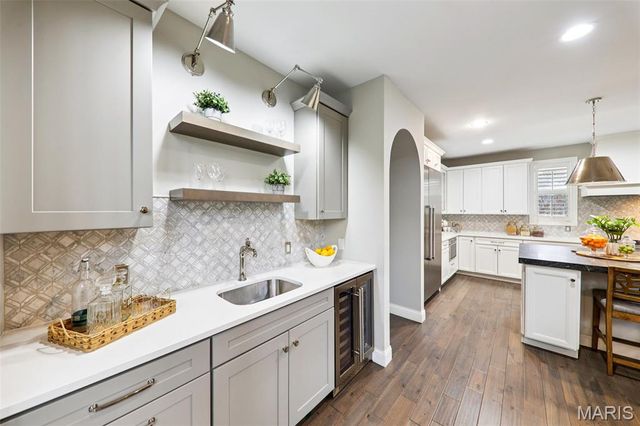 115 Ladue Pine Woods Place, St Louis, MO 63141