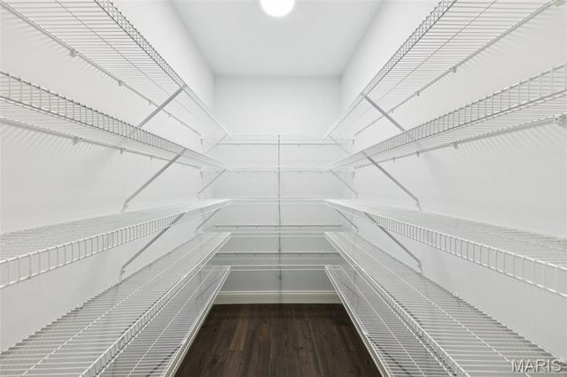 115 Ladue Pine Woods Place, St Louis, MO 63141