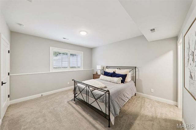 115 Ladue Pine Woods Place, St Louis, MO 63141