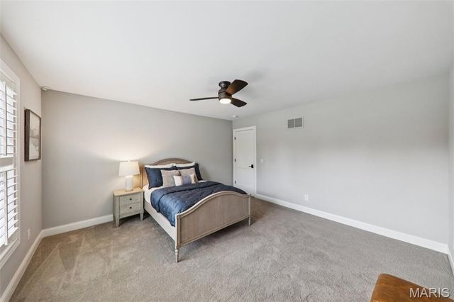 115 Ladue Pine Woods Place, St Louis, MO 63141