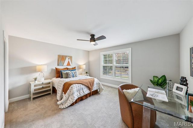 115 Ladue Pine Woods Place, St Louis, MO 63141