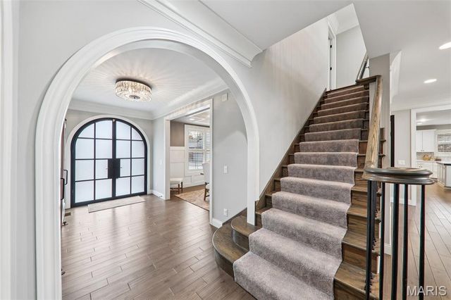 115 Ladue Pine Woods Place, St Louis, MO 63141