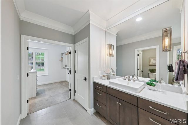 115 Ladue Pine Woods Place, St Louis, MO 63141