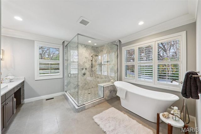 115 Ladue Pine Woods Place, St Louis, MO 63141