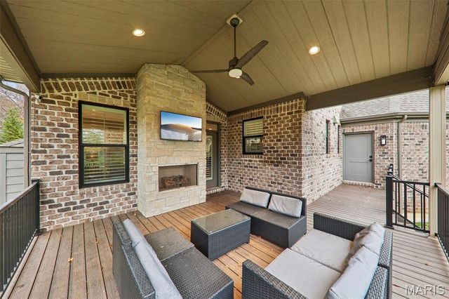 115 Ladue Pine Woods Place, St Louis, MO 63141