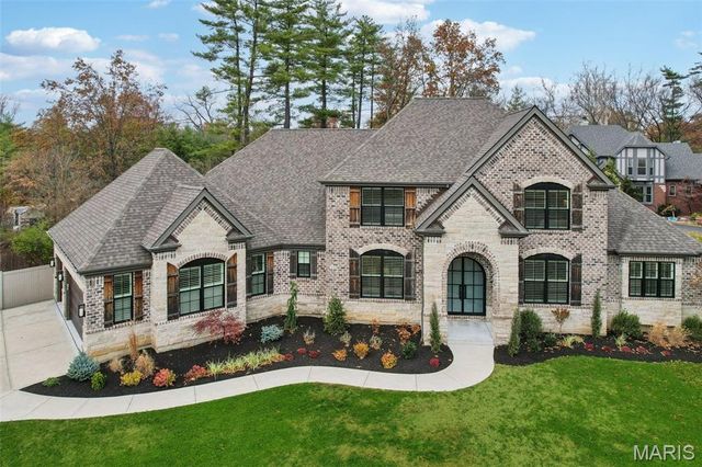 115 Ladue Pine Woods Place, St Louis, MO 63141