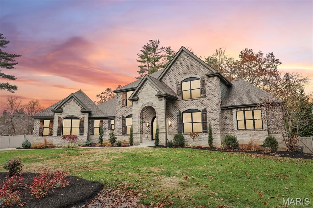 115 Ladue Pine Woods Place, St Louis, MO 63141