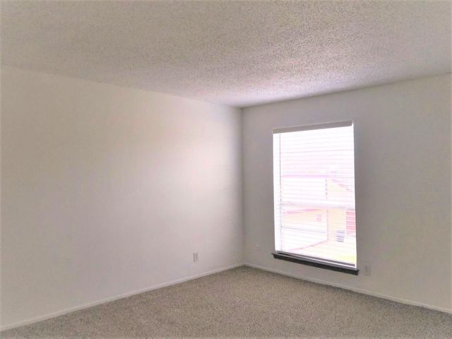 919 S Weatherred Drive 206, Richardson, TX 75080