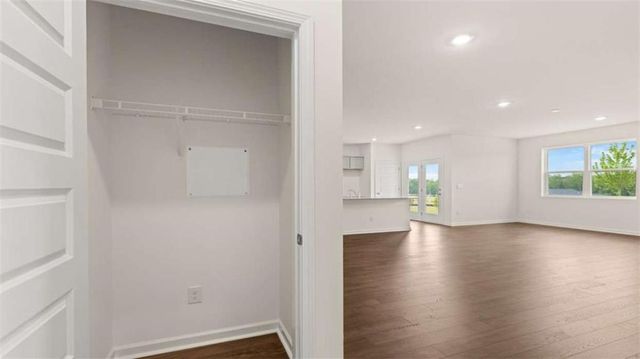 8579 PREAKNESS Pass, Lithonia, GA 30058