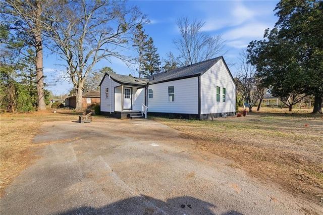 303 Glen Iris Drive, Monroe, GA 30655