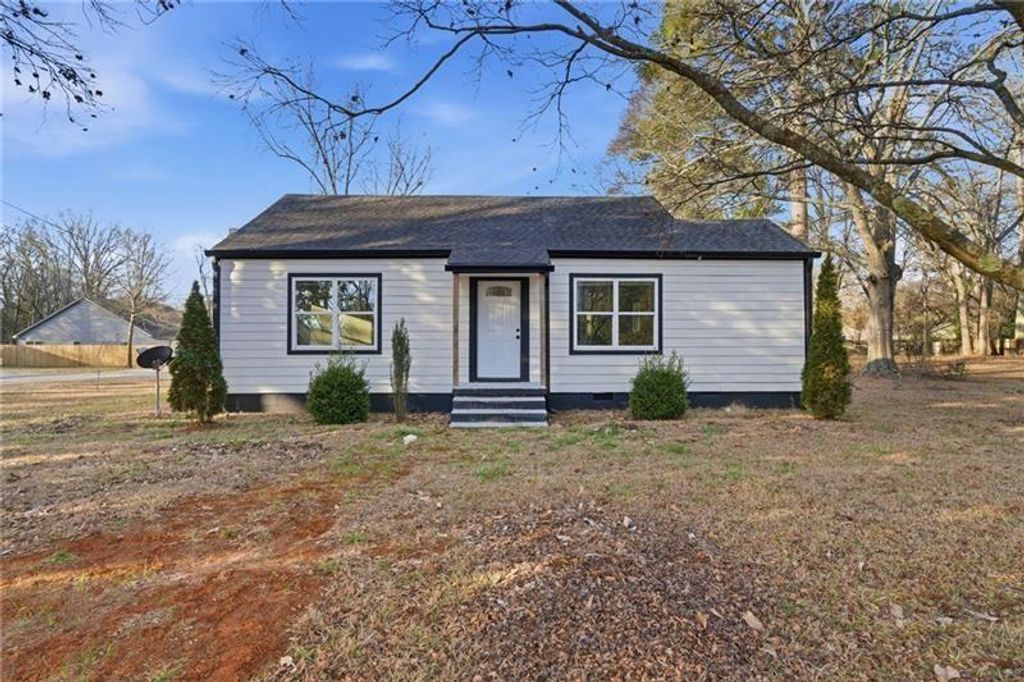303 Glen Iris Drive, Monroe, GA 30655