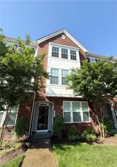 605 Petunia PL, Newport News, VA 23602