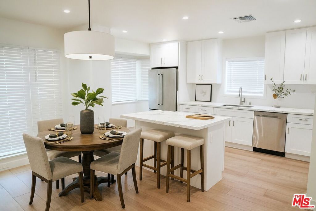 Image 2 of property listing at 10233 S 5th Avenue, Inglewood, CA 90303